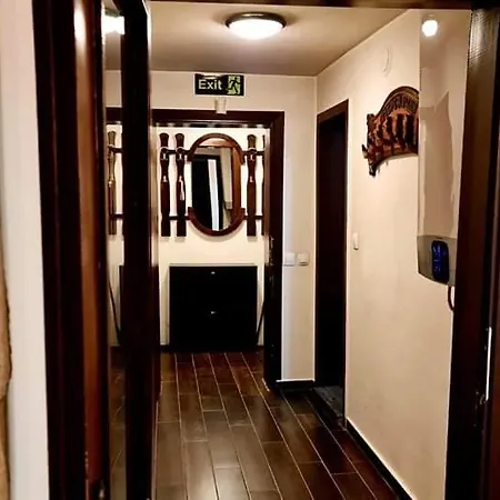 пауновата къща *