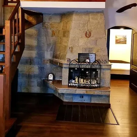 пауновата къща Asikoria