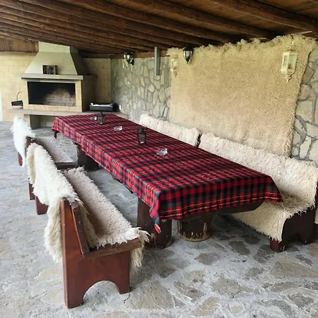 пауновата къща